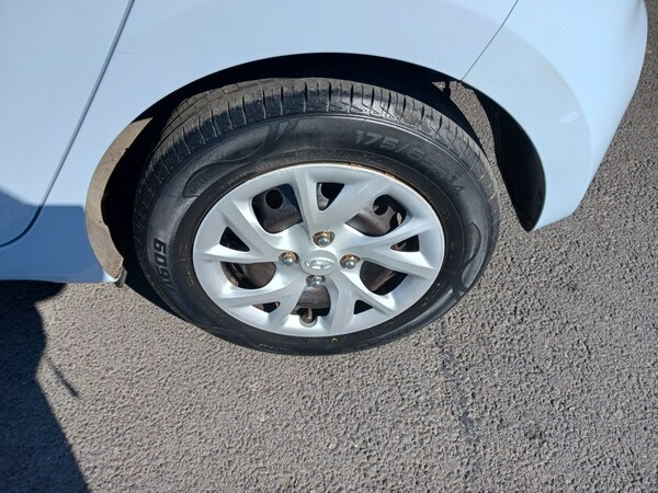 Used Hyundai i10 2018 for sale - 74292102: Photo 17