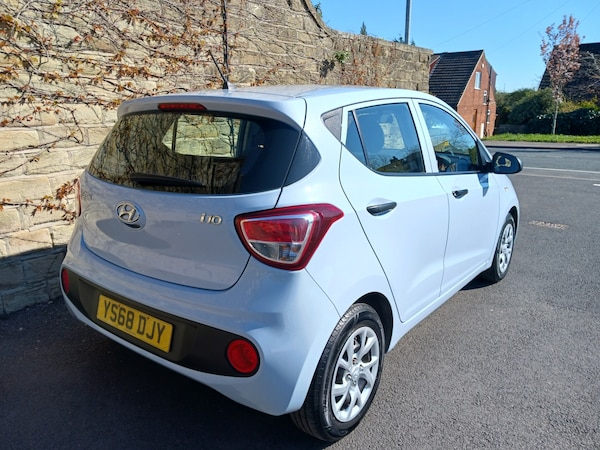 Used Hyundai i10 2018 for sale - 74292102: Photo 3