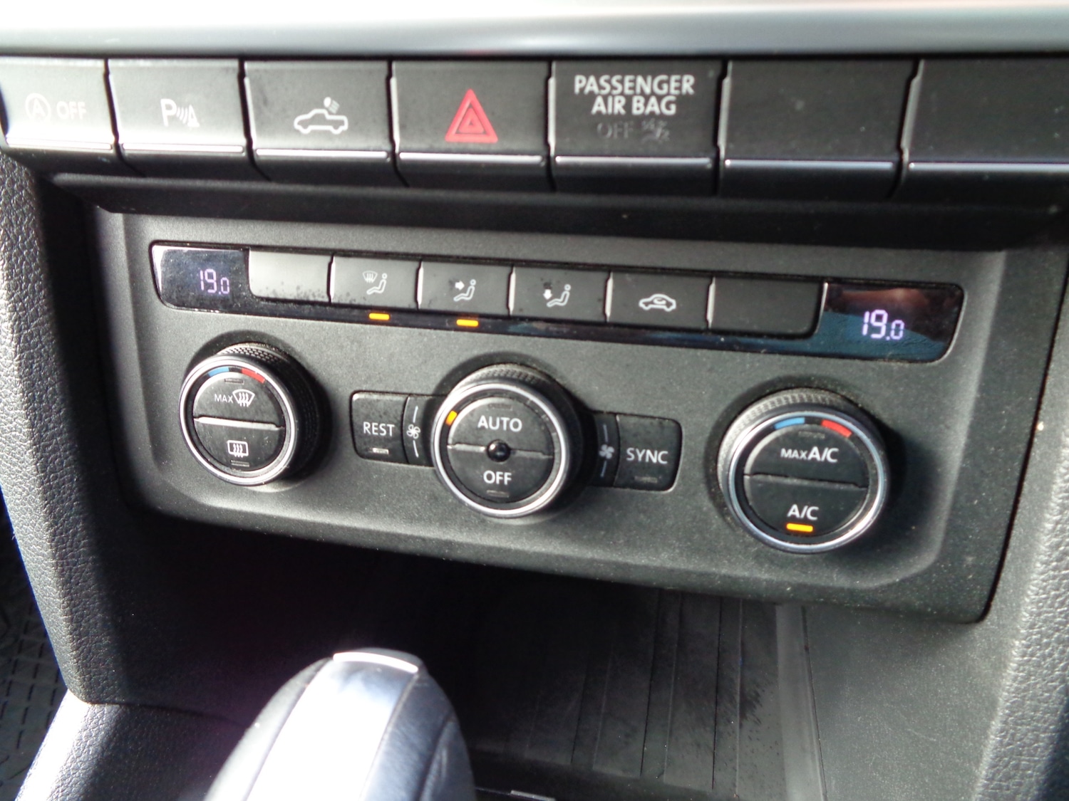 Used Volkswagen Amarok 2019 for sale - 76517610: Photo 29