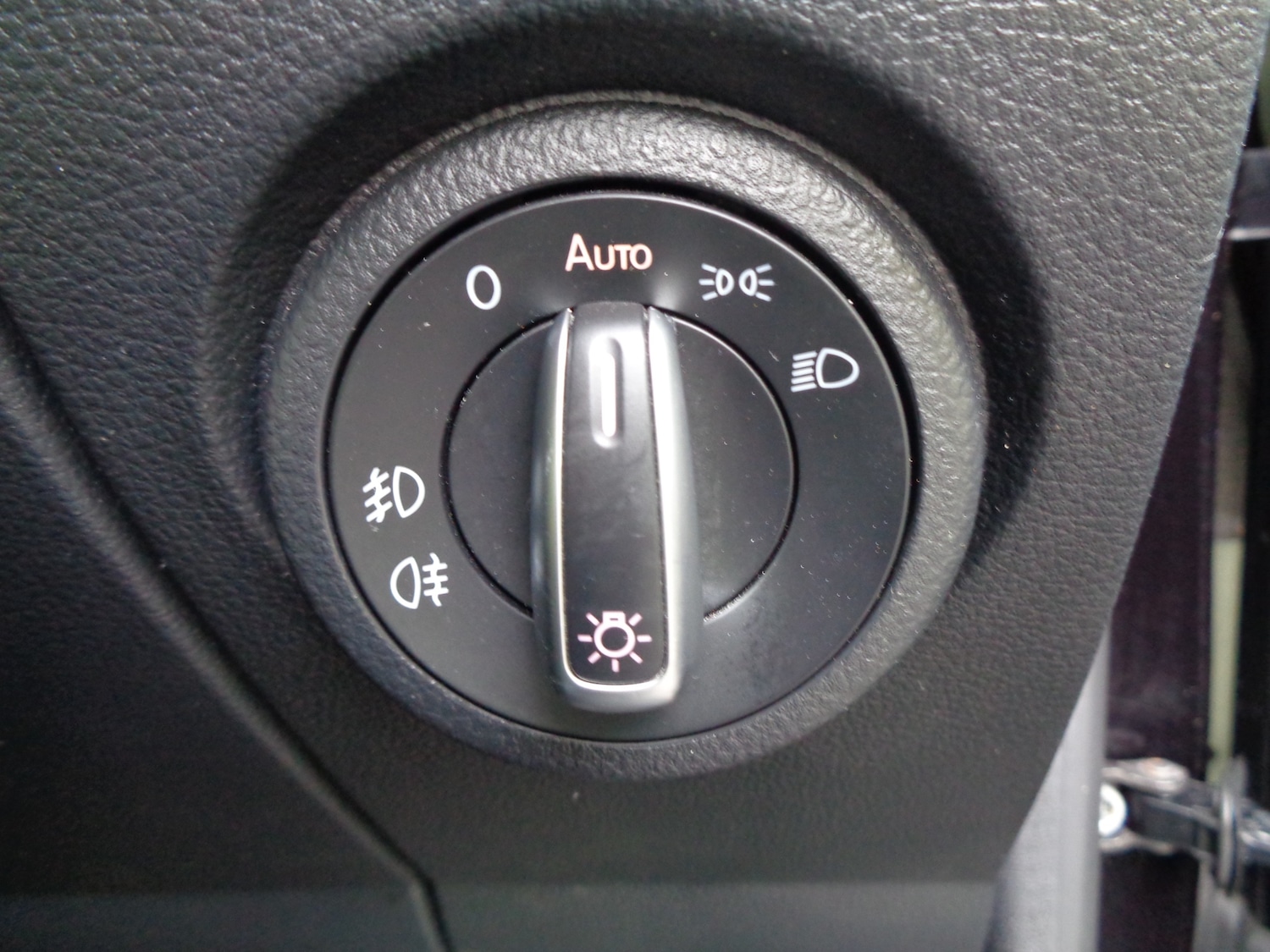 Used Volkswagen Amarok 2019 for sale - 76517610: Photo 32