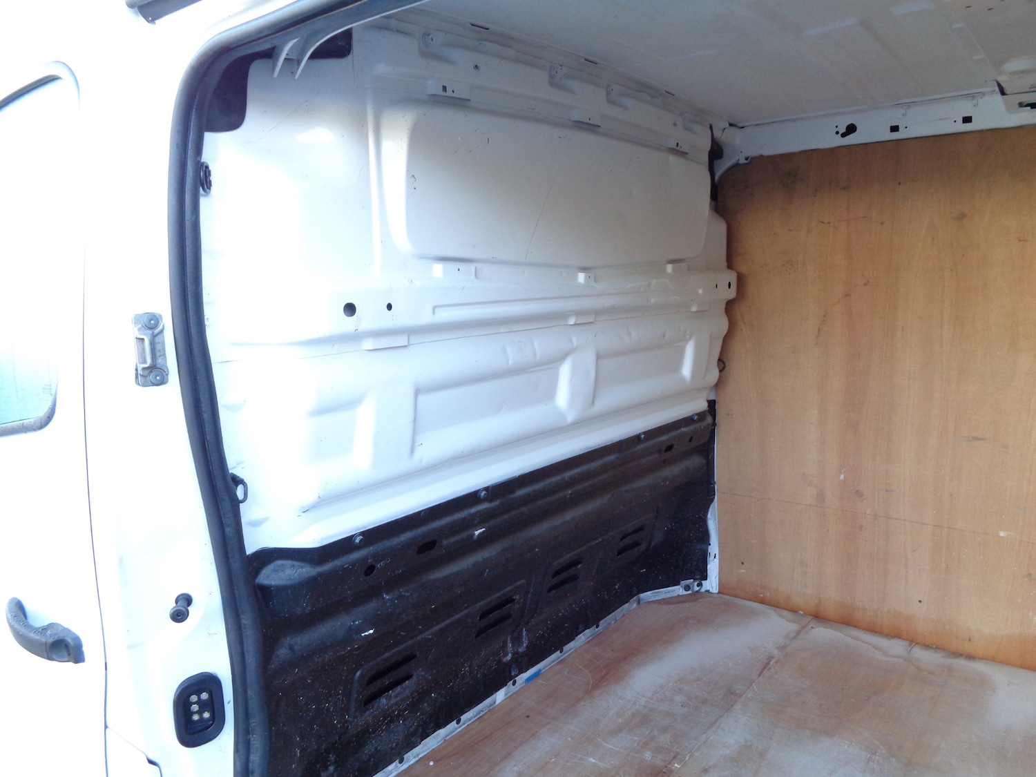 Used Vauxhall Vivaro 2016 for sale - 77391695: Photo 13