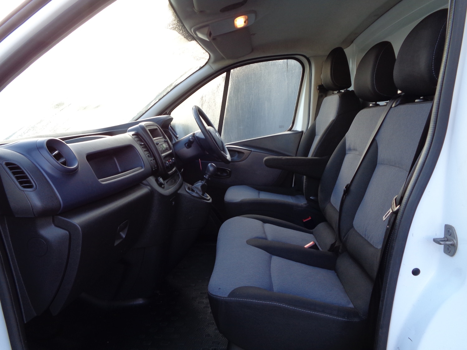 Used Vauxhall Vivaro 2016 for sale - 77391695: Photo 16