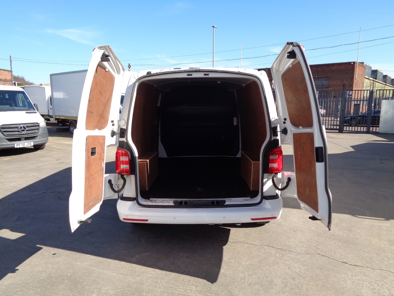 Used Volkswagen Transporter 2019 for sale - 77915427: Photo 9