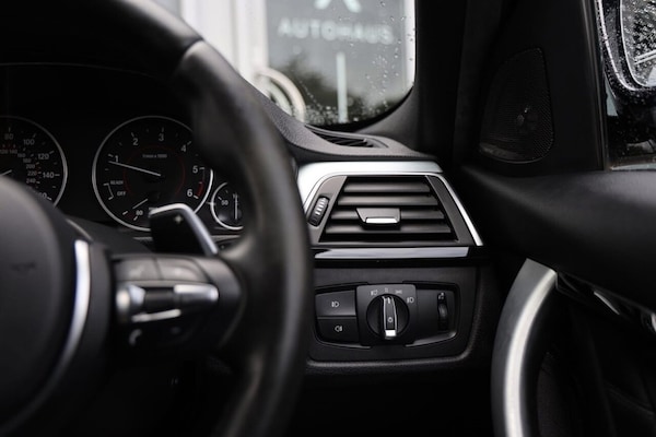 Used BMW 3 Series 2017 for sale - 76223210: Photo 10