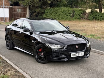 Used Jaguar XE 2017 for sale - 79720709: Photo