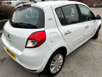 Used Renault Clio 2011 for sale - 73567934: Photo