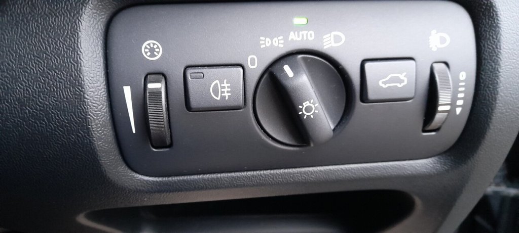 Used Volvo V40 2015 for sale - 77276304: Photo 22