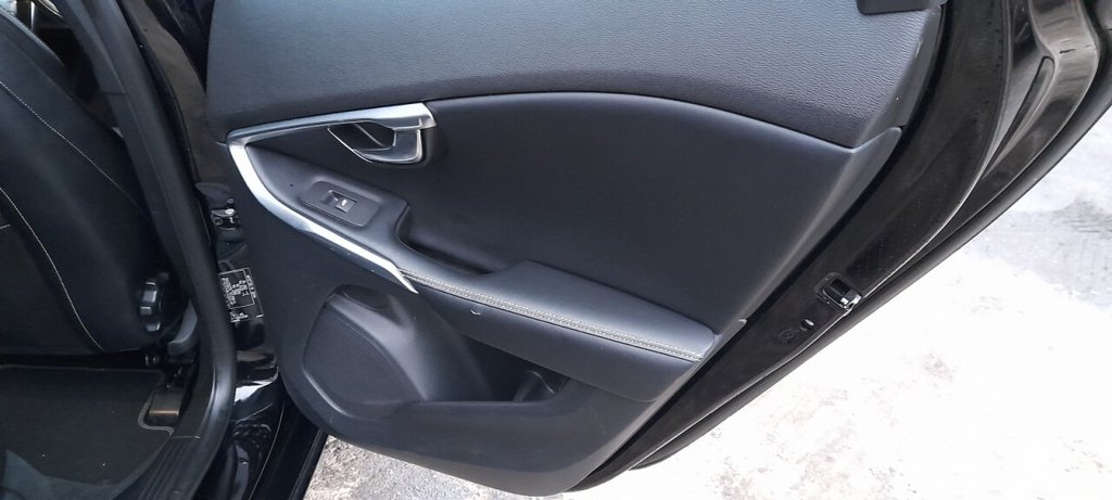 Used Volvo V40 2015 for sale - 77276304: Photo 28