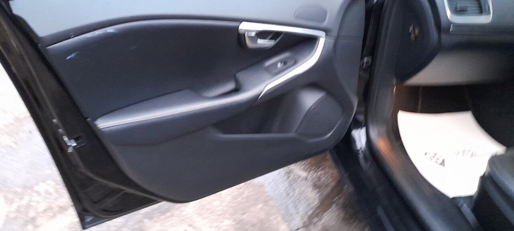 Used Volvo V40 2015 for sale - 77276304: Photo 35