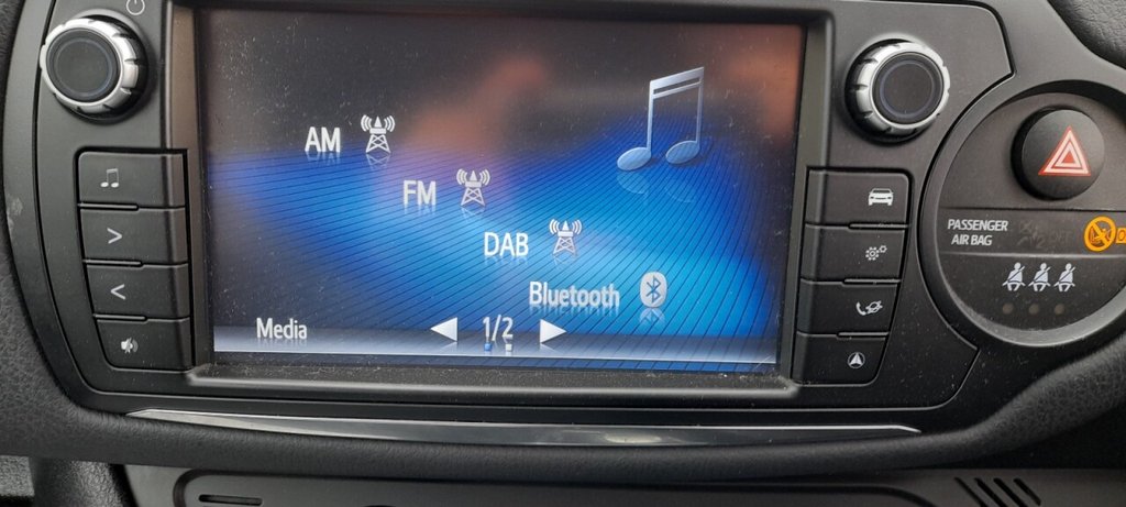 Used Toyota Yaris 2015 for sale - 76724860: Photo 14