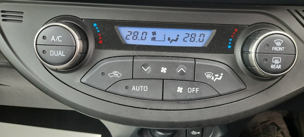 Used Toyota Yaris 2015 for sale - 76724860: Photo 16