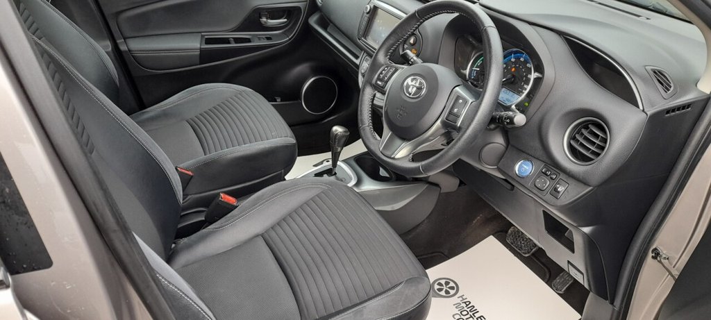 Used Toyota Yaris 2015 for sale - 76724860: Photo 20