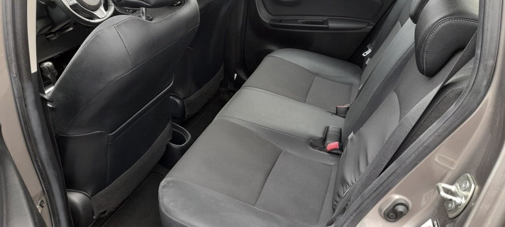 Used Toyota Yaris 2015 for sale - 76724860: Photo 24