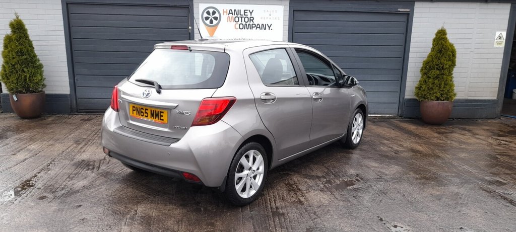 Used Toyota Yaris 2015 for sale - 76724860: Photo 3