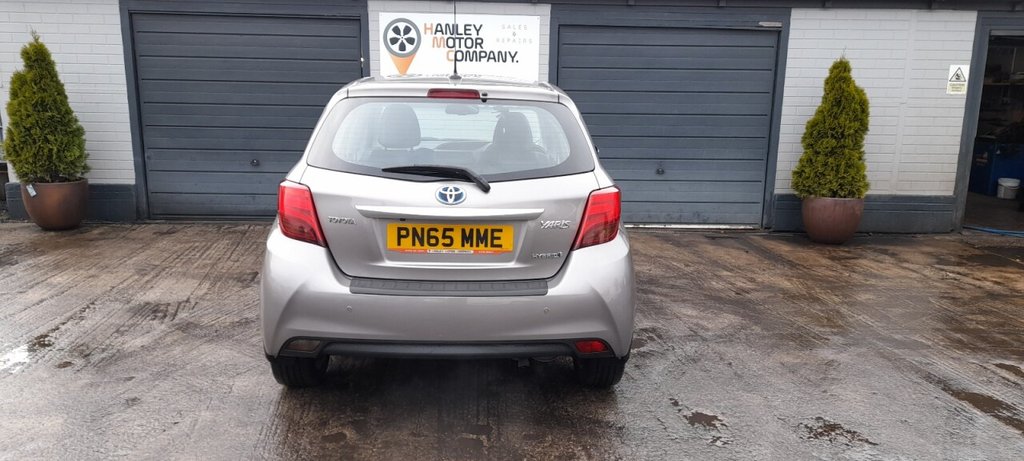 Used Toyota Yaris 2015 for sale - 76724860: Photo 4