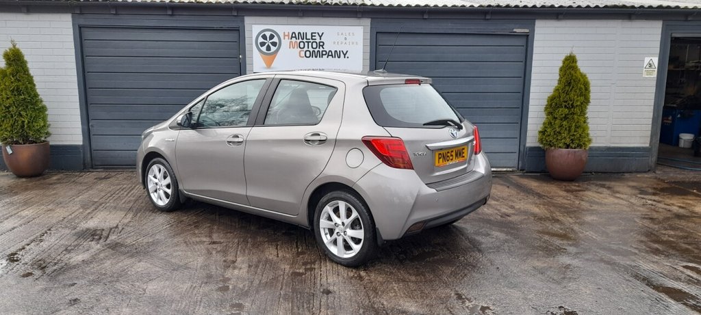 Used Toyota Yaris 2015 for sale - 76724860: Photo 5