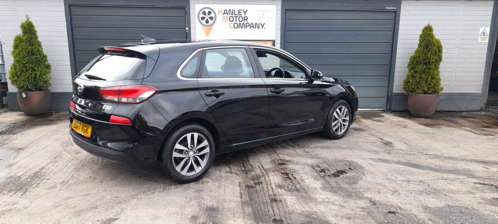 Used Hyundai i30 2017 for sale - 76368190: Photo 3