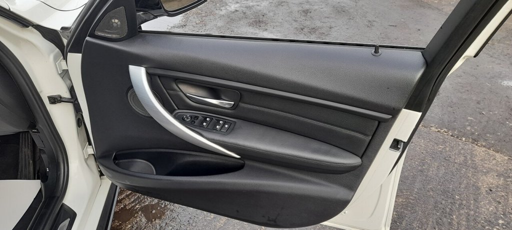 Used BMW 3 Series 2015 for sale - 76941591: Photo 20