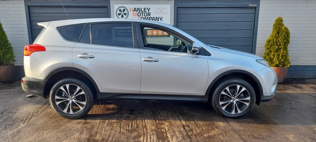 Used Toyota RAV4 2014 for sale - 76941593: Photo 2