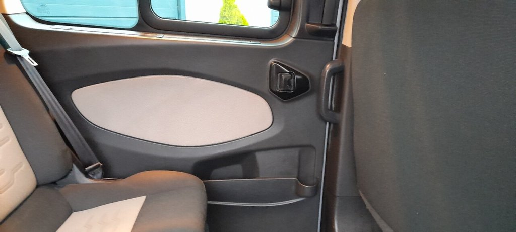 Used Ford Tourneo Custom 2015 for sale - 77680934: Photo 28