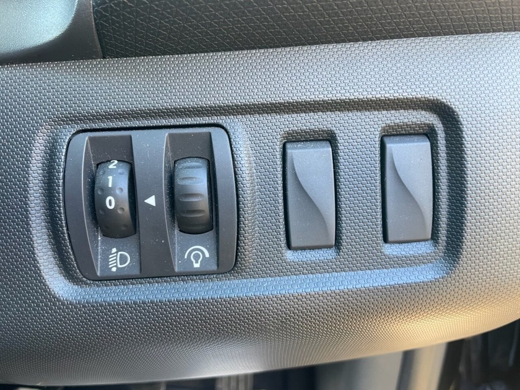 Used Renault Clio 2013 for sale - 76386552: Photo 16