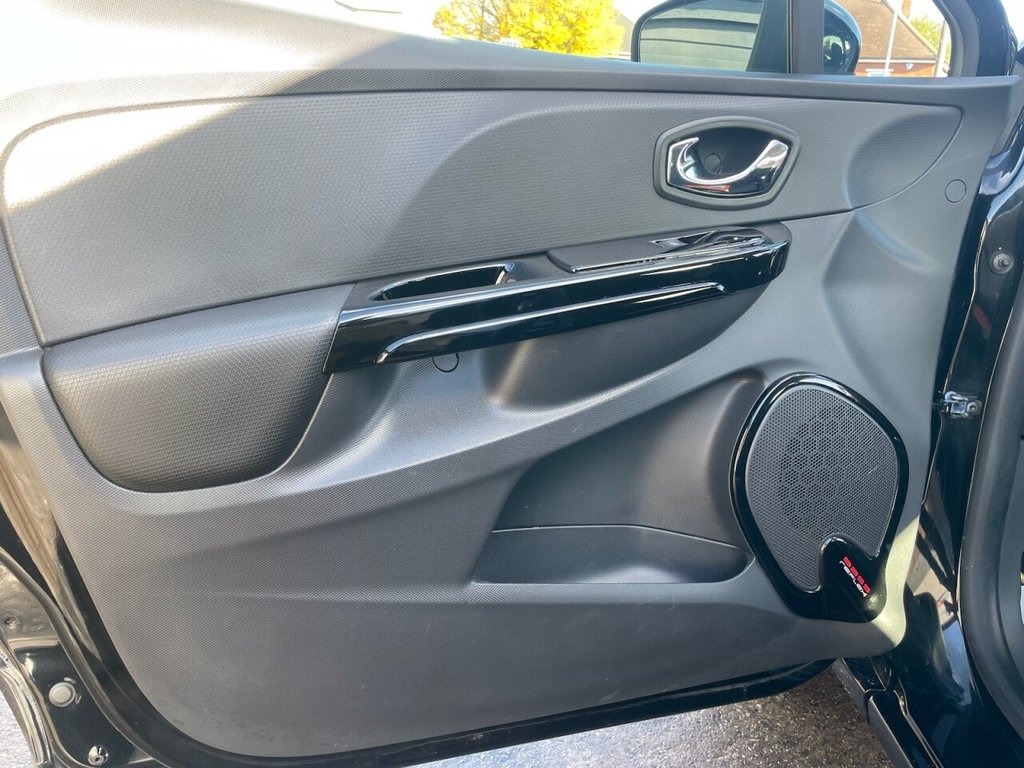 Used Renault Clio 2013 for sale - 76386552: Photo 23