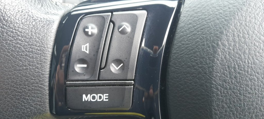 Used Toyota Yaris 2017 for sale - 77437112: Photo 17