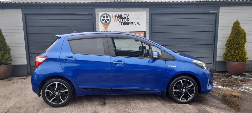 Used Toyota Yaris 2017 for sale - 77437112: Photo 2