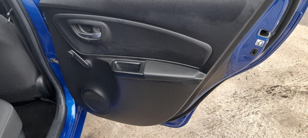 Used Toyota Yaris 2017 for sale - 77437112: Photo 28