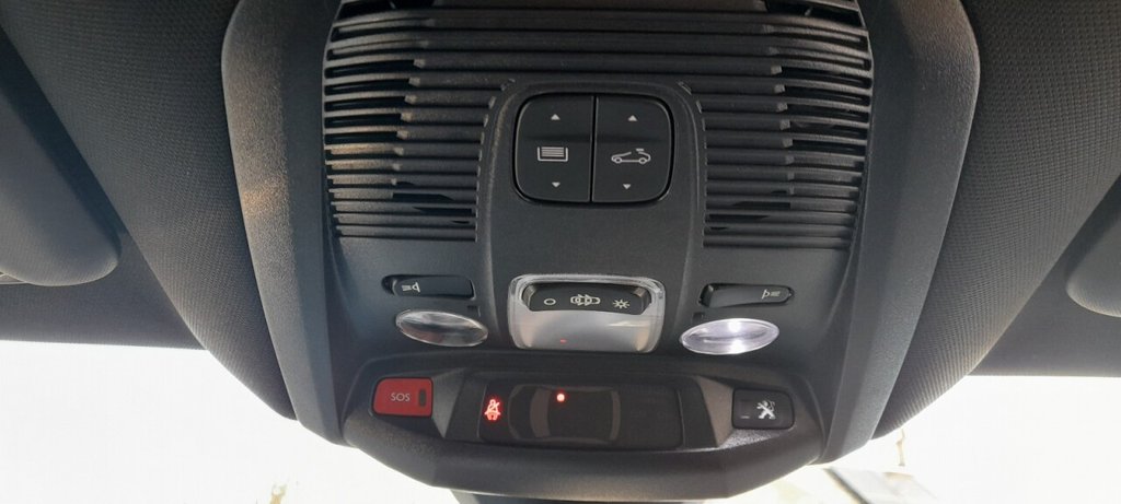 Used Peugeot 3008 2018 for sale - 77007522: Photo 24