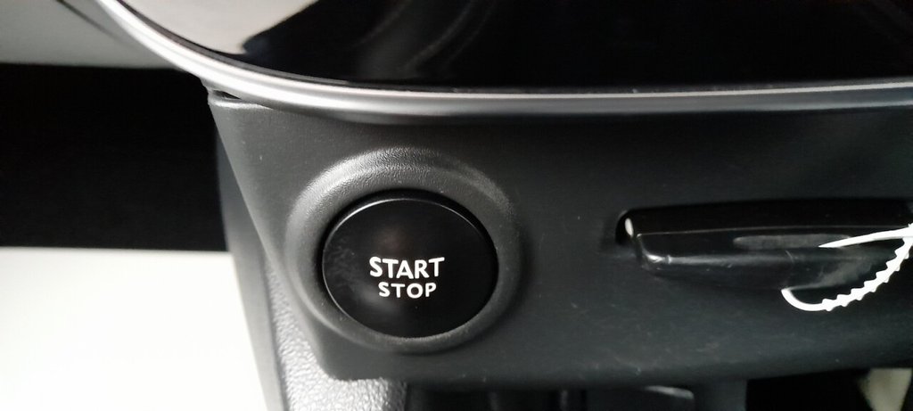 Used Renault Clio 2018 for sale - 76923635: Photo 18