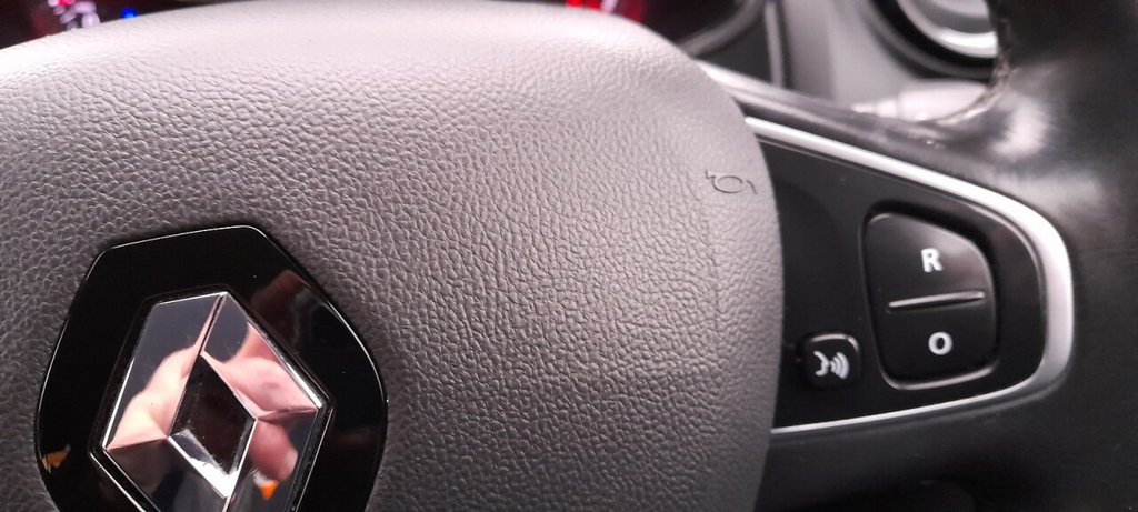 Used Renault Clio 2018 for sale - 76923635: Photo 20