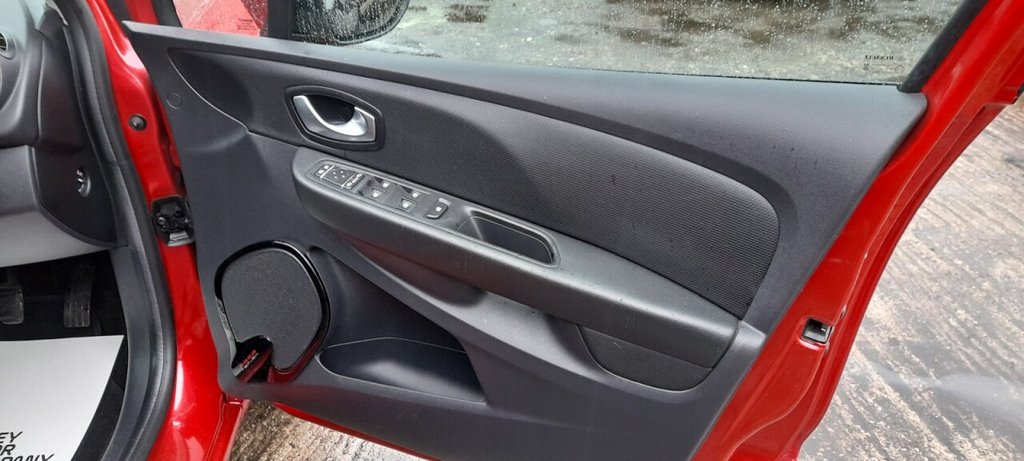 Used Renault Clio 2018 for sale - 76923635: Photo 25