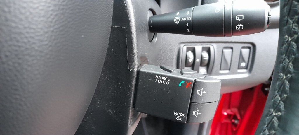 Used Renault Clio 2018 for sale - 76923635: Photo 29