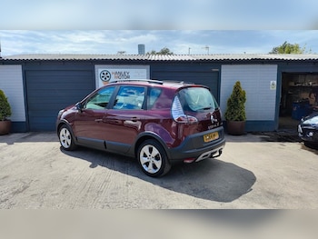 Used Renault Scenic Xmod 2014 for sale - 76520721: Photo