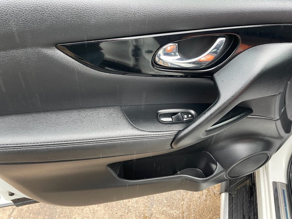 Used Nissan Qashqai 2014 for sale - 76406392: Photo 12