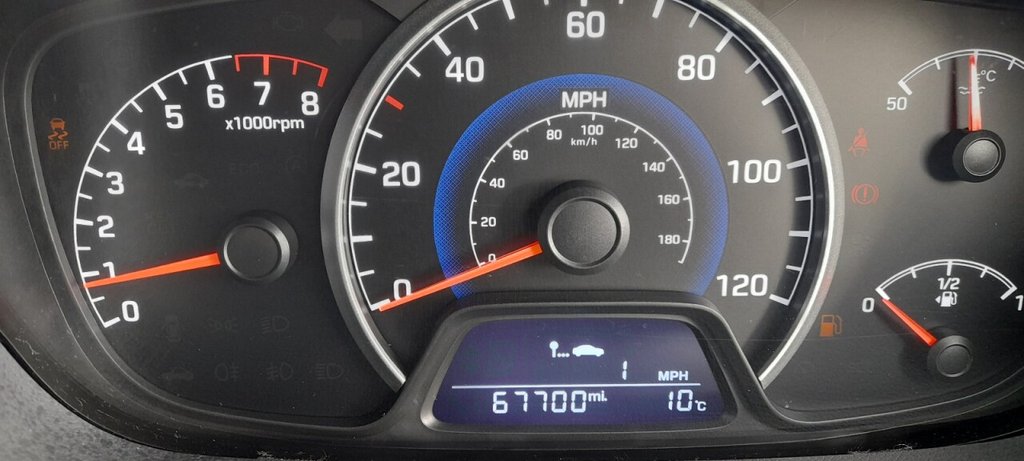 Used Hyundai i10 2015 for sale - 76367657: Photo 14