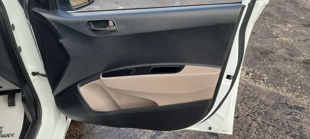 Used Hyundai i10 2015 for sale - 76367657: Photo 21