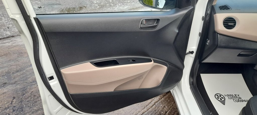 Used Hyundai i10 2015 for sale - 76367657: Photo 24