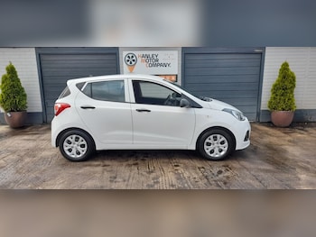 Used Hyundai i10 2015 for sale - 76367657: Photo