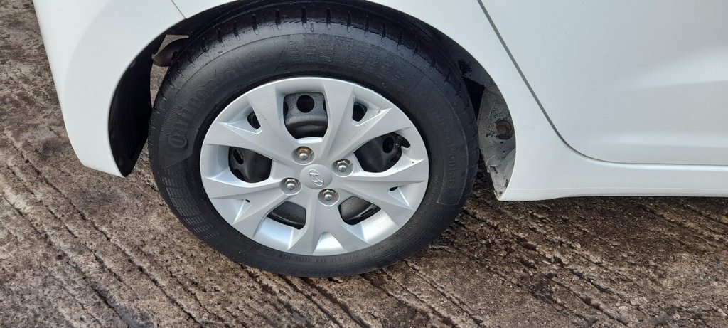 Used Hyundai i10 2015 for sale - 76367657: Photo 9