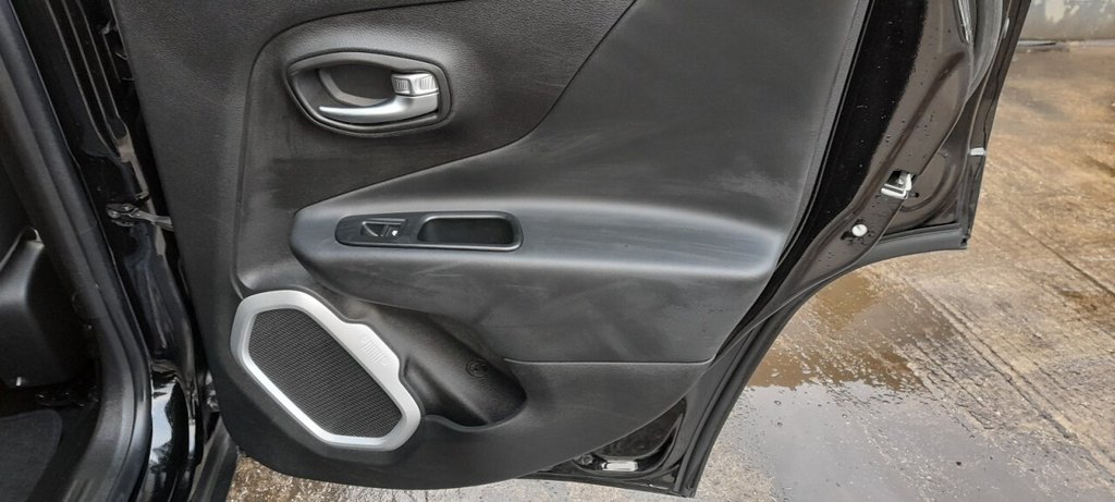 Used Jeep Renegade 2015 for sale - 77880053: Photo 30