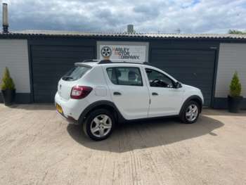 Used Dacia Sandero Stepway 2015 for sale - 74561981: Photo