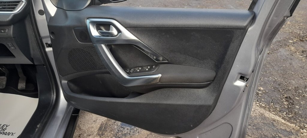 Used Peugeot 2008 2018 for sale - 76368248: Photo 11