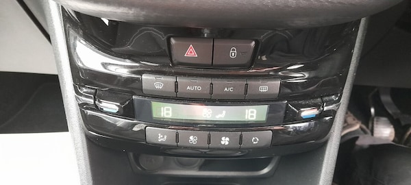 Used Peugeot 208 2019 for sale - 76080815: Photo 23