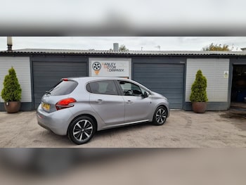 Used Peugeot 208 2019 for sale - 76080815: Photo