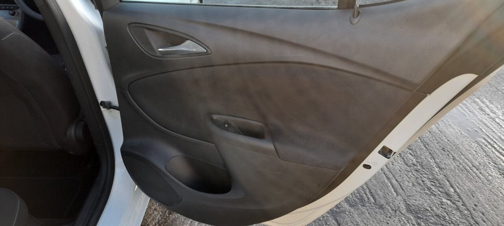 Used Vauxhall Astra 2017 for sale - 76368231: Photo 19