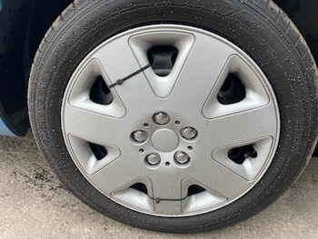 Used Ford Fiesta 2011 for sale - 75692857: Photo