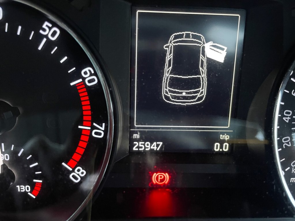 Used Skoda Fabia 2015 for sale - 77027540: Photo 15