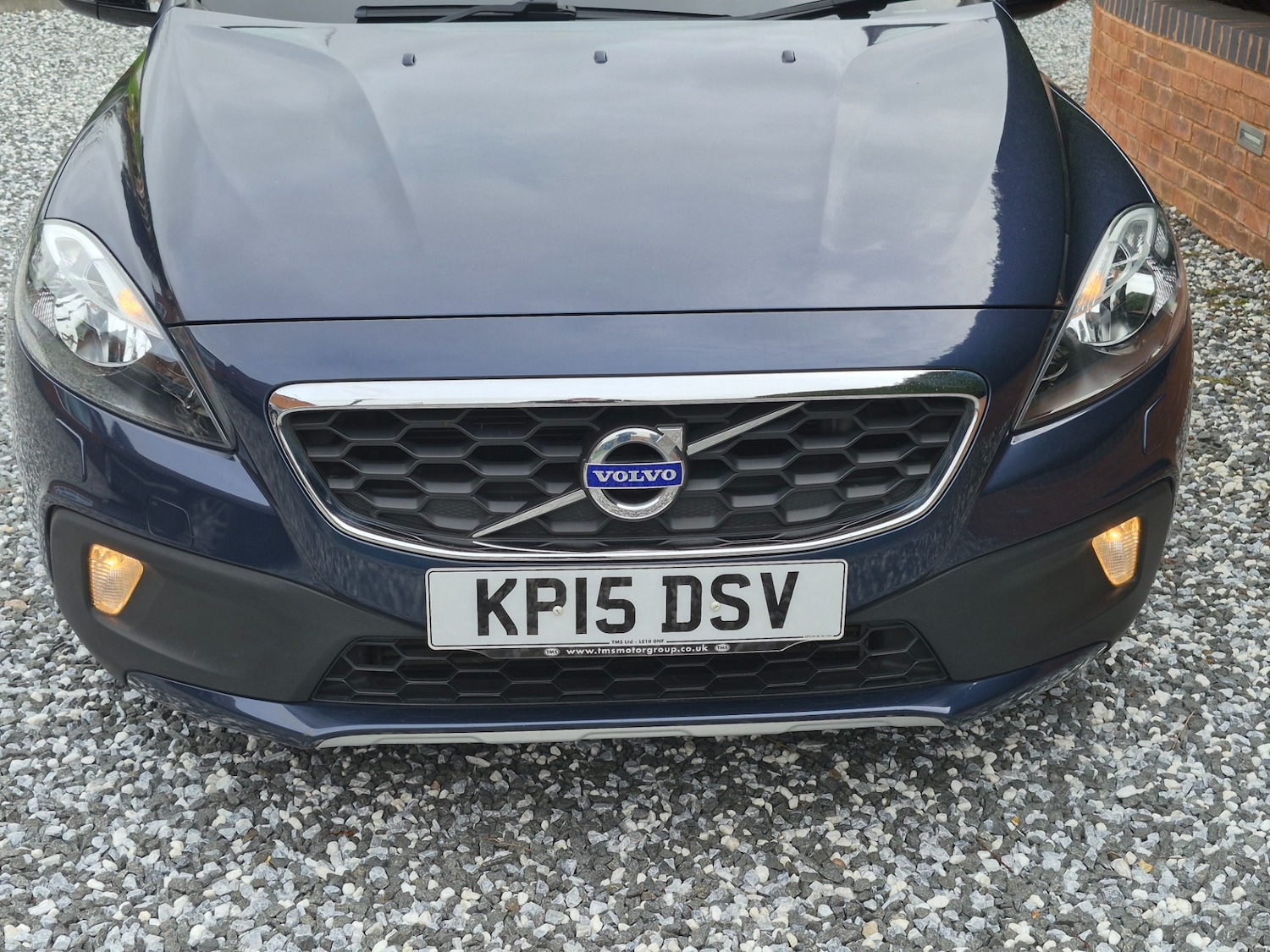 Used Volvo V40 2015 for sale - 77846567: Photo 2